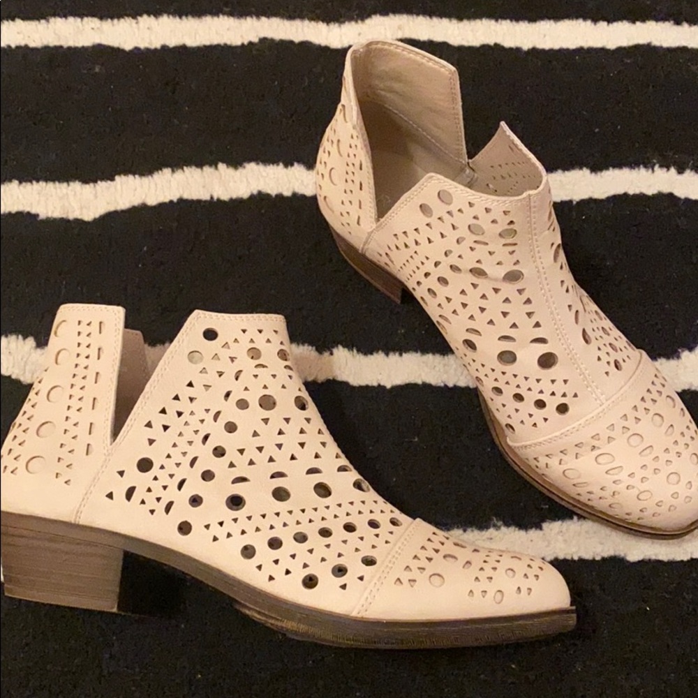 Rampage healed booties